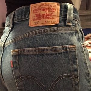 SOLD ON DE POP Vintage levis jeans